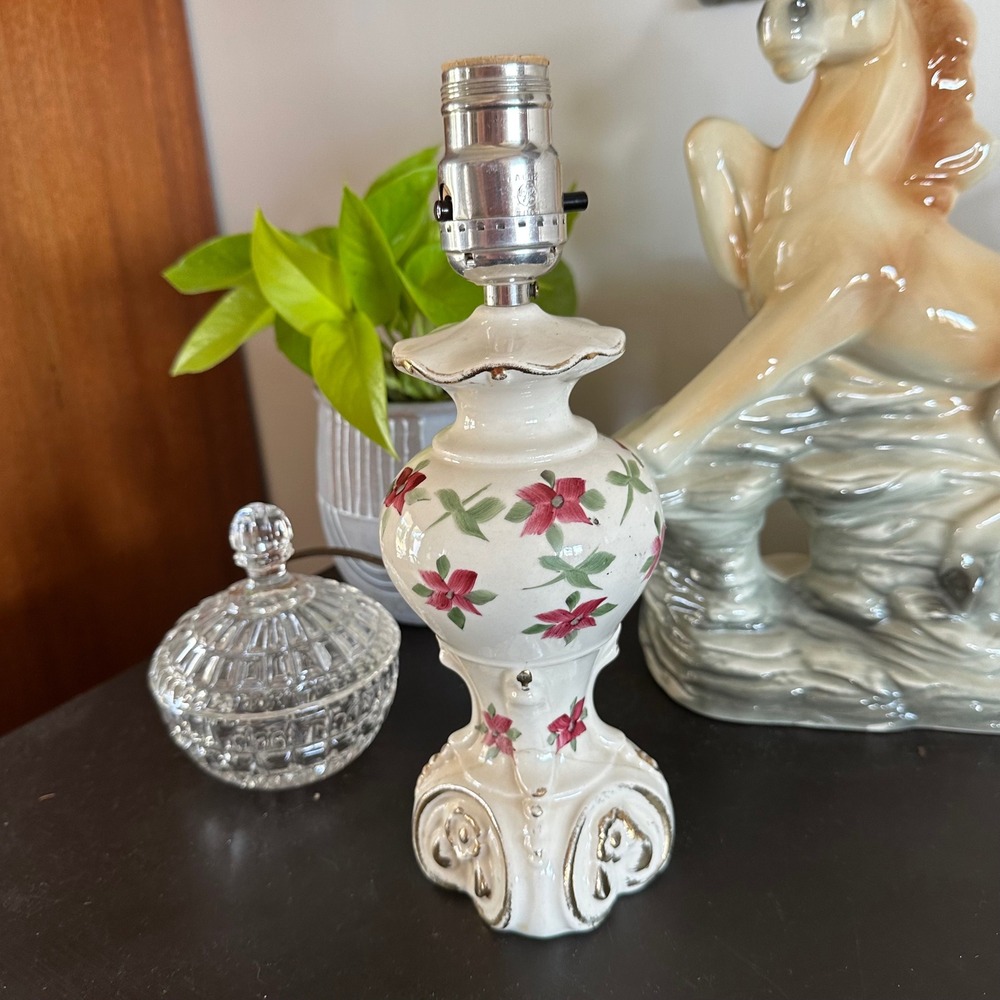 Vtg Hand Painted Floral Ceramic Table Lamp Gold Trim Cottagecore Grandmillenial